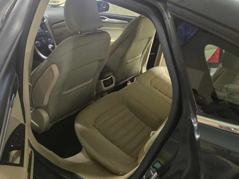 Used 2015 Ford Fusion SE image 15