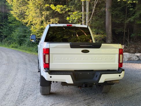 Used 2020 Ford F350 Lariat AWD/4WD image 5