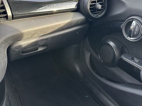 Used 2019 MINI Cooper 4-Door Hardtop image 9