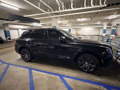 Used 2020 Bentley Bentayga image 6