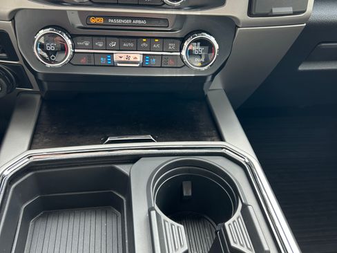 Used 2022 Ford F250 Lariat w/ Black Appearance Package image 22