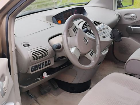 Used 2004 Nissan Quest SL w/ (HTD) 3.5 SL Upgrade Pkg FWD image 2