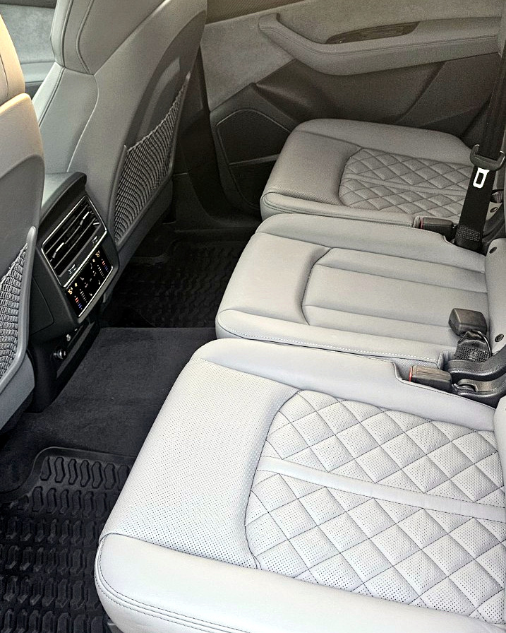Used 2025 Audi SQ7 Prestige w/ Prestige Package AWD/4WD image 14