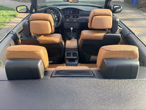 Used 2011 BMW 335i Convertible image 8