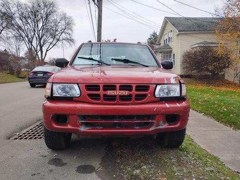 Used 2000 Isuzu Rodeo LS image 2