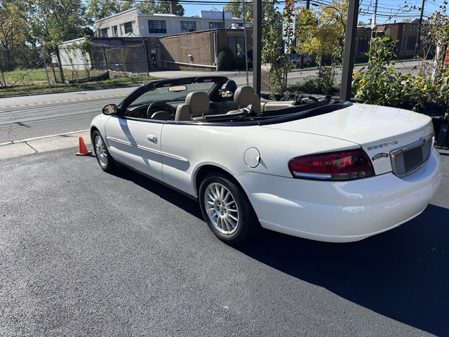 Used 2004 Chrysler Sebring LXi FWD image 6
