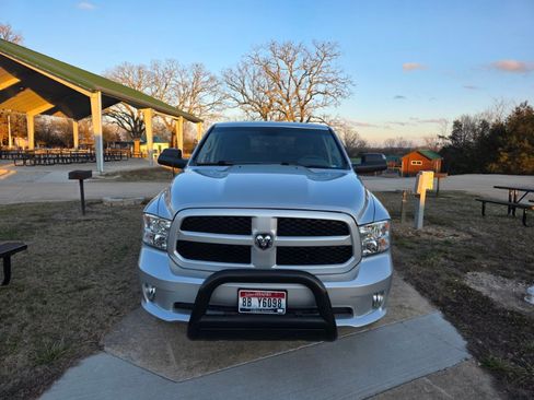 Used 2018 RAM 1500 Express w/ Express Value Package image 4