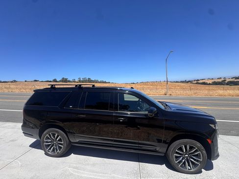 Used 2021 Cadillac Escalade ESV Sport w/ Driver Assist Tech Package AWD/4WD image 10