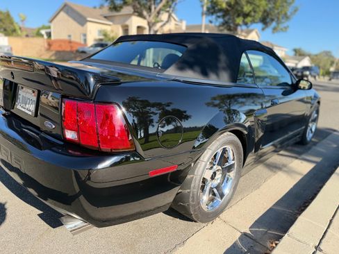 Used 2004 Ford Mustang Cobra RWD image 9