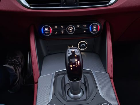 Used 2018 Alfa Romeo Stelvio Sport w/ Quick Order Package 22J Sport image 17