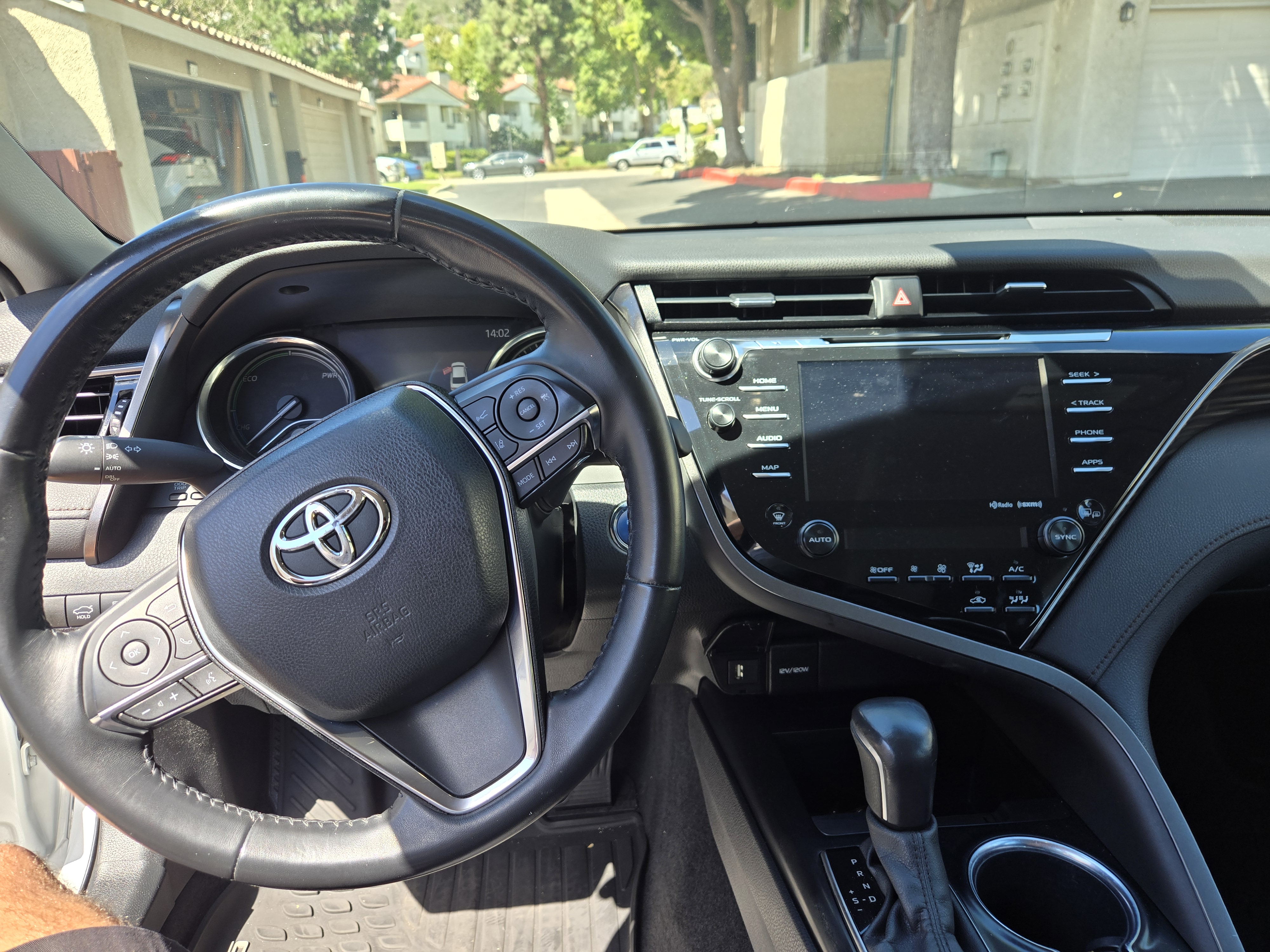 Used 2020 Toyota Camry XLE FWD image 14