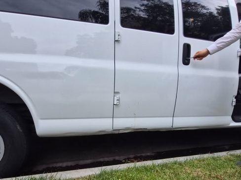 Used 2013 Chevrolet Express 3500 LT w/ LT Preferred Equipment Group image 5