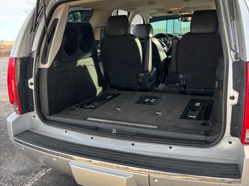 Used 2013 Cadillac Escalade Luxury image 14
