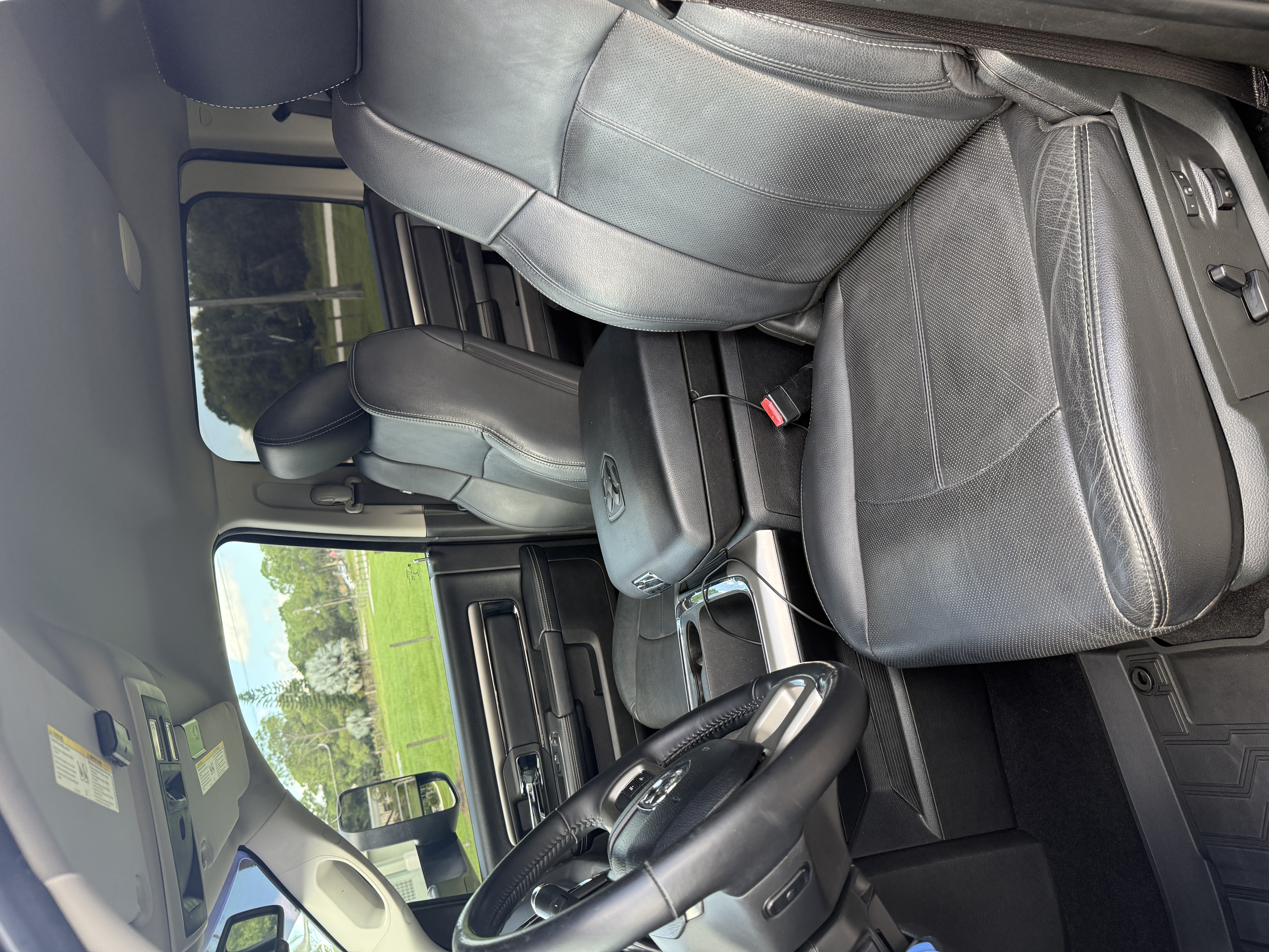 Used 2018 RAM 2500 Laramie w/ Sport Appearance Group AWD/4WD image 5