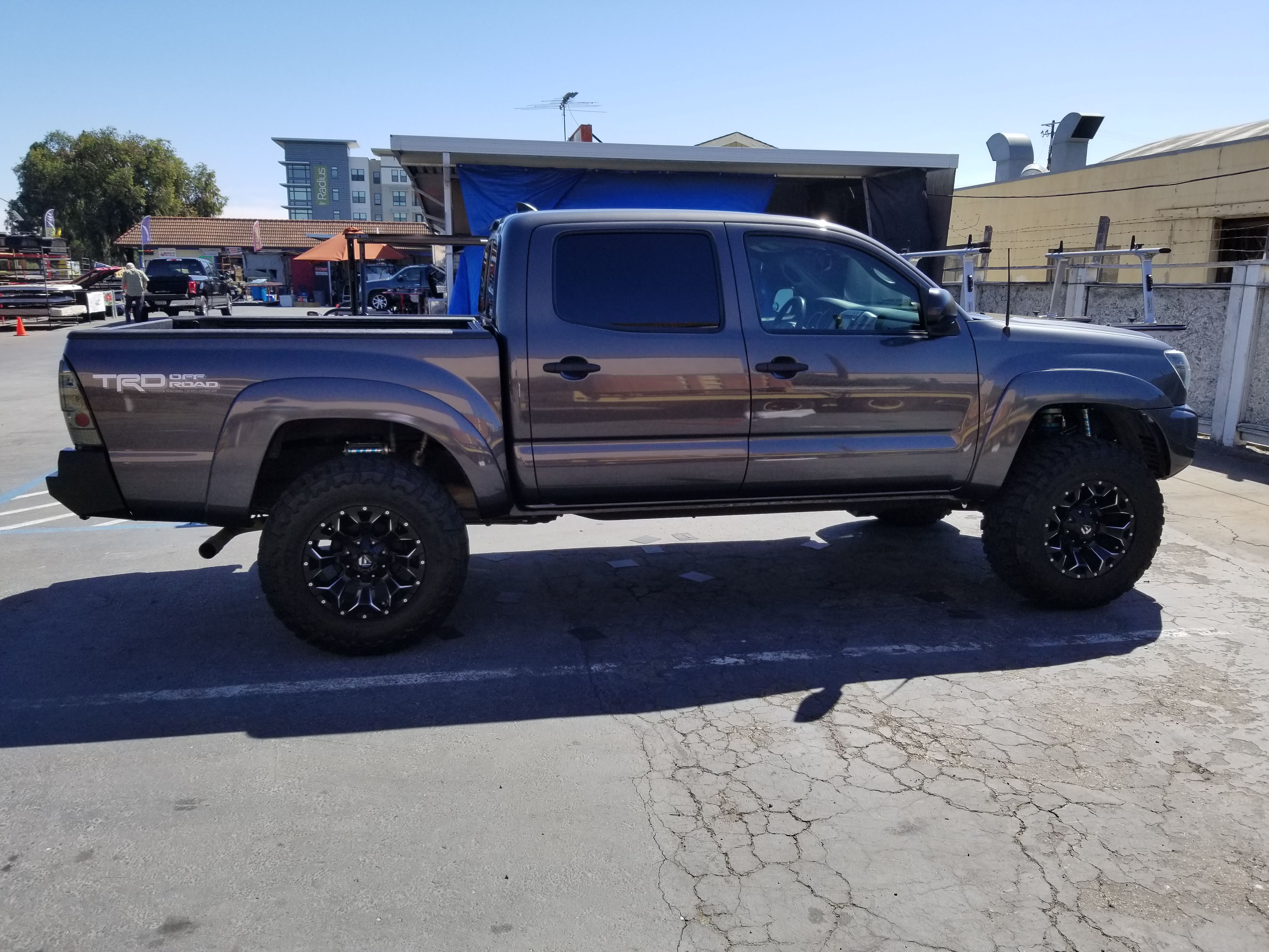 Used 2012 Toyota Tacoma 4x4 Double Cab w/ TRD Off-Road Pkg image 2
