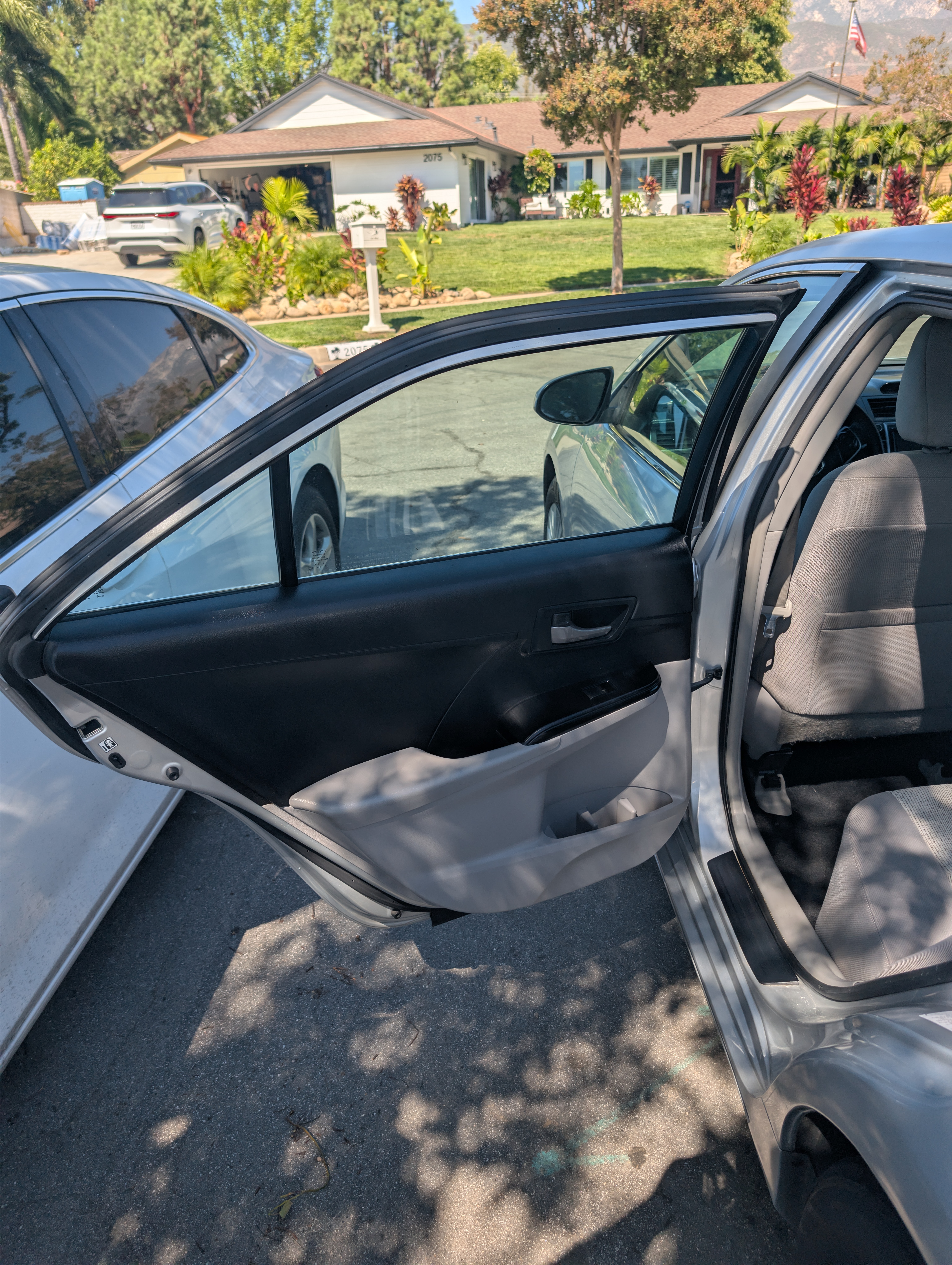 Used 2014 Toyota Camry LE FWD image 23