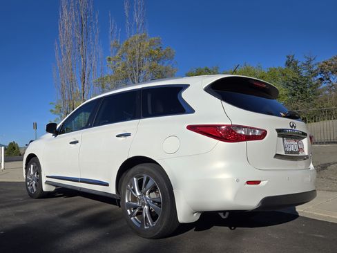 Used 2013 INFINITI JX35 35 Sport Utility 4D w/ Premium Pkg image 4