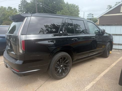Used 2024 Cadillac Escalade Sport Platinum w/ LPO, ONYX Package AWD/4WD image 10