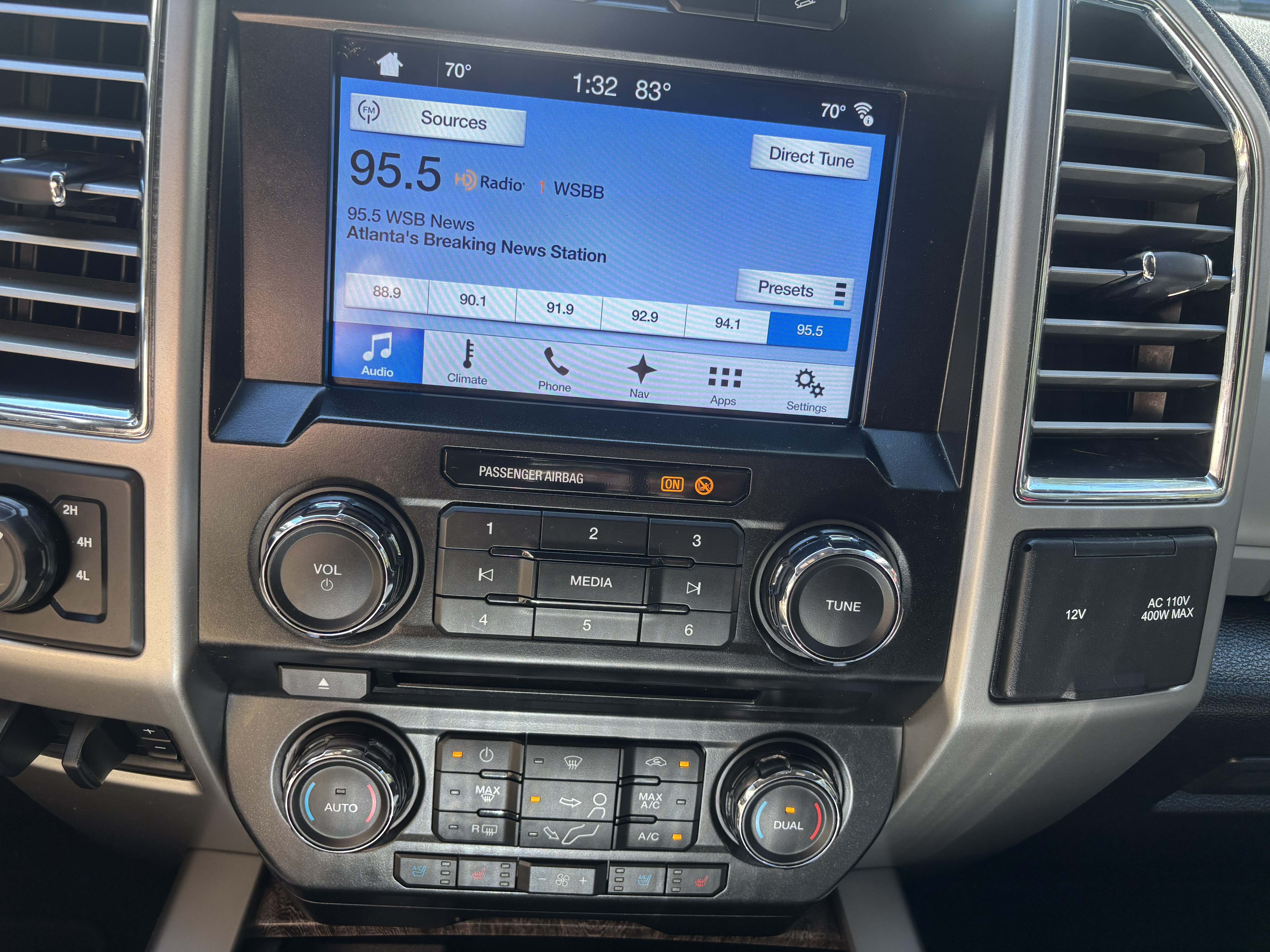 Used 2017 Ford F350 Lariat w/ Lariat Value Package AWD/4WD image 8