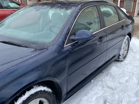Used 2011 Chevrolet Impala LT image 1