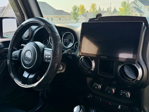 Used 2015 Jeep Wrangler Sport AWD/4WD image 14