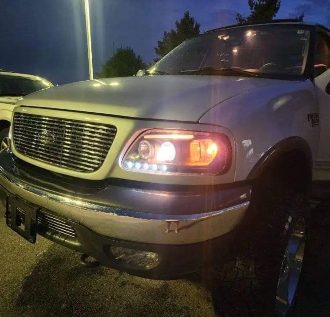 Used 2003 Ford F150 XLT AWD/4WD image 13