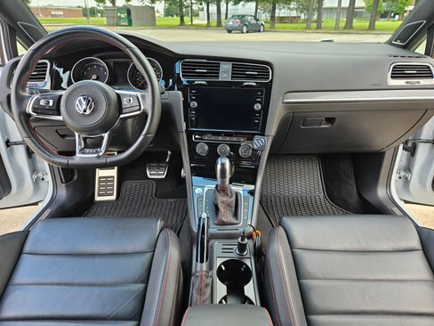 Used 2019 Volkswagen GTI SE w/ SE Experience Package image 10