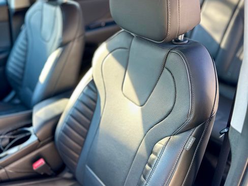 Used 2023 Hyundai Elantra Limited image 6