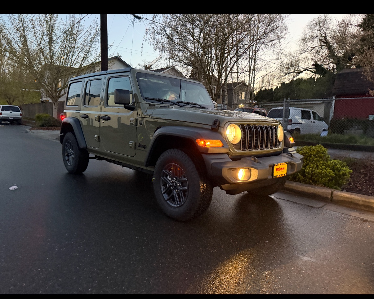 Used 2025 Jeep Wrangler Unlimited Sport AWD/4WD image 1