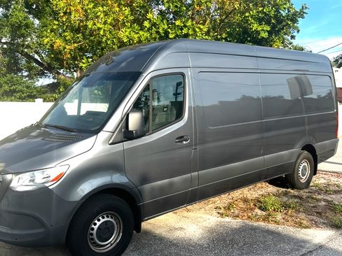 Used 2024 Mercedes-Benz Sprinter 2500 image 1