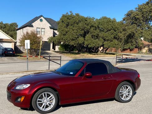 Used 2011 MAZDA MX-5 Miata Sport image 13