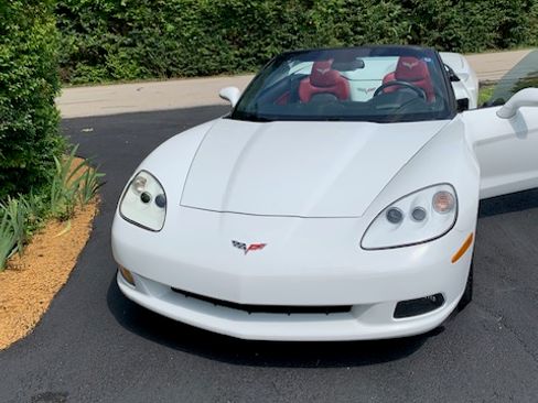 Used 2012 Chevrolet Corvette Convertible w/ 2LT Preferred Equipment Group image 2