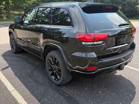 Used 2021 Jeep Grand Cherokee Laredo X AWD/4WD image 5