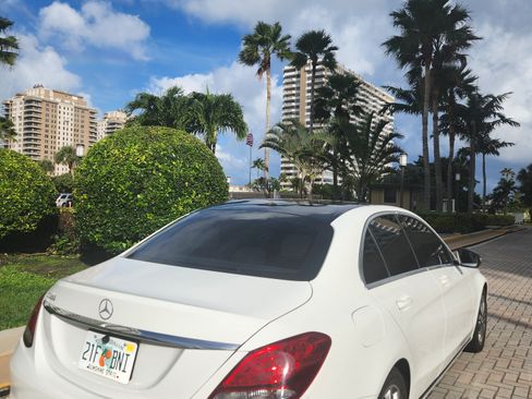 Used 2016 Mercedes-Benz C 300 Sedan image 15