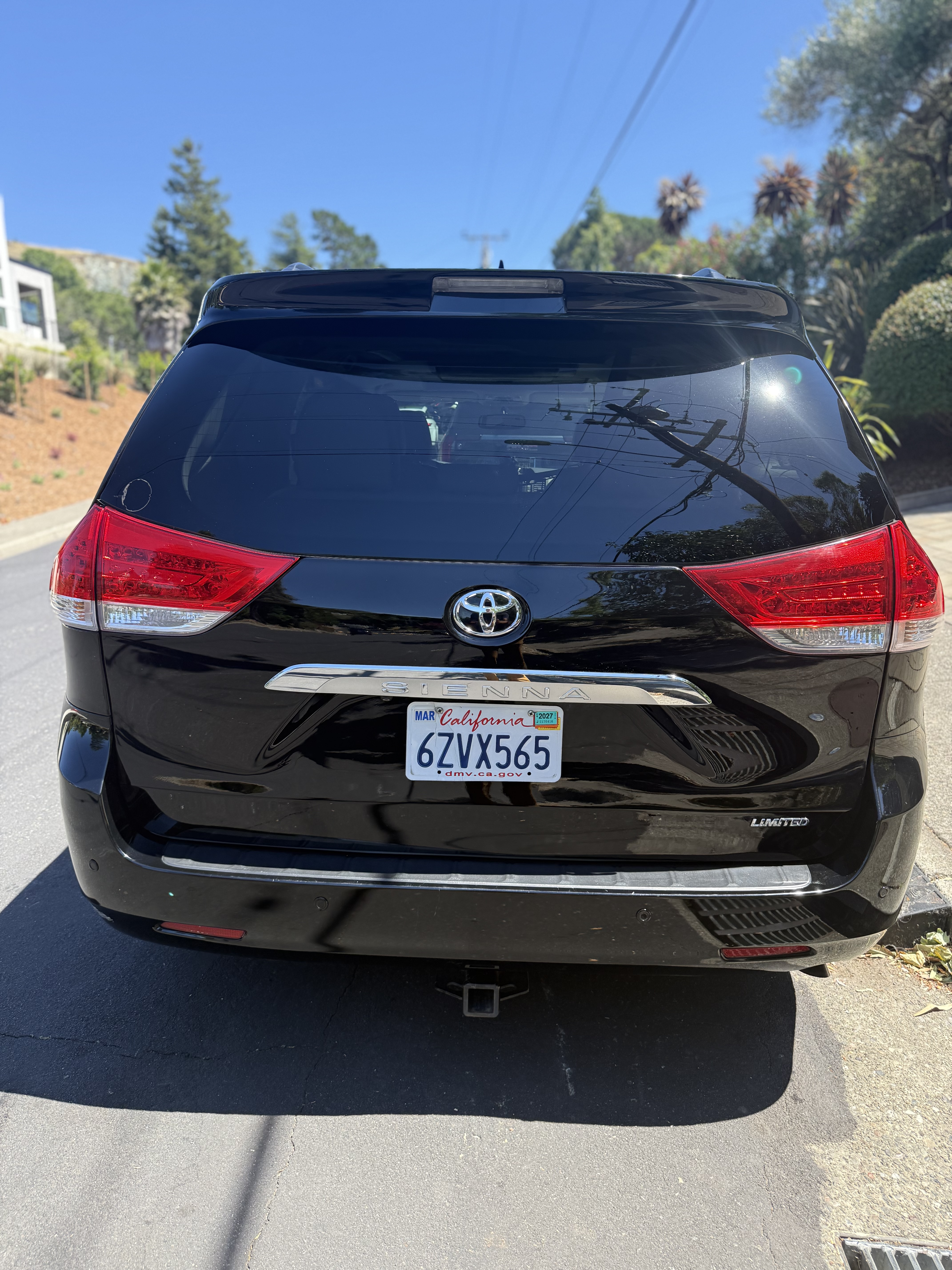 Used 2013 Toyota Sienna Limited w/ Premium Pkg FWD image 4