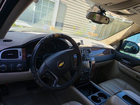 Used 2007 Chevrolet Tahoe LTZ w/ LTZ Preferred Equipment Group image 17