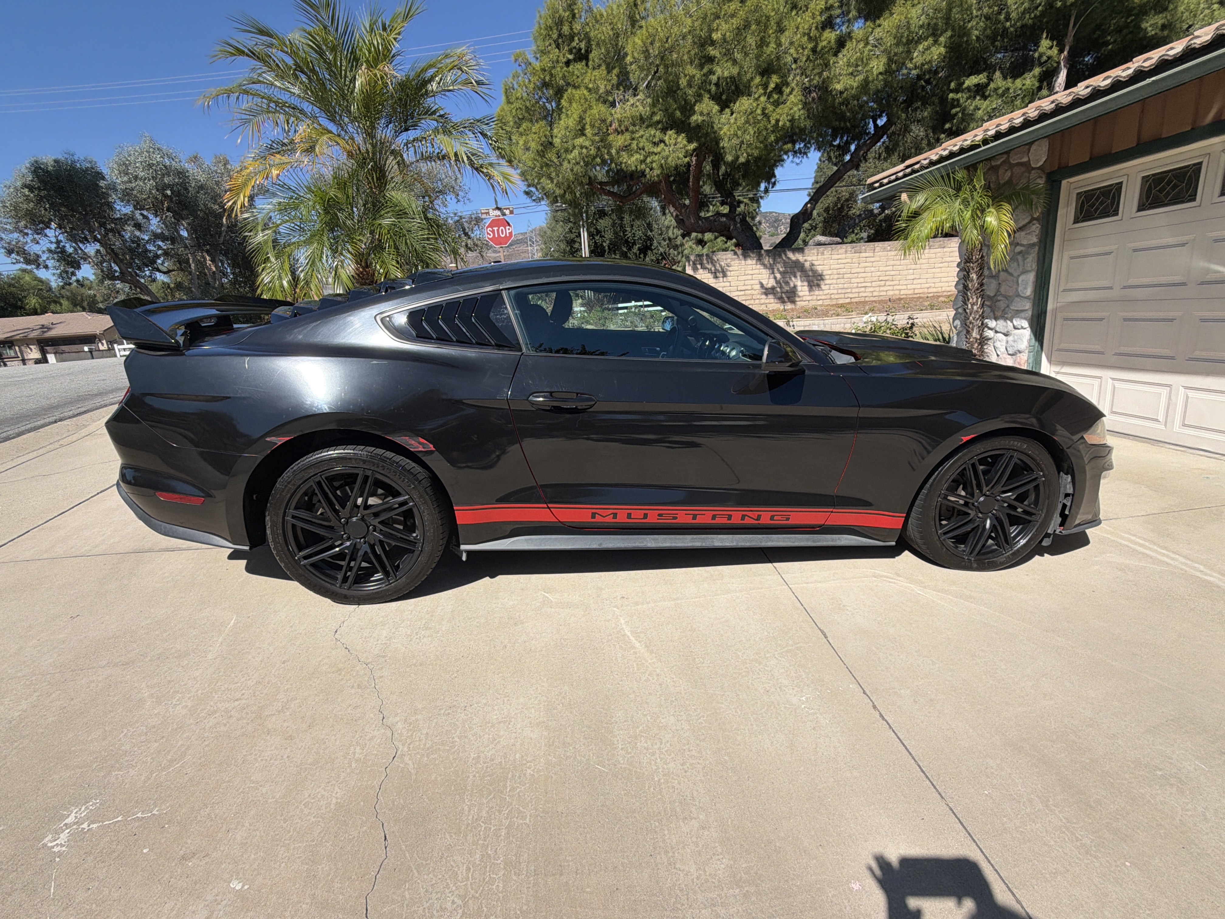 Used 2019 Ford Mustang Coupe w/ Equipment Group 101A RWD image 5