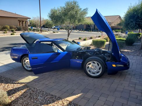 Used 1994 Chevrolet Corvette Coupe image 8