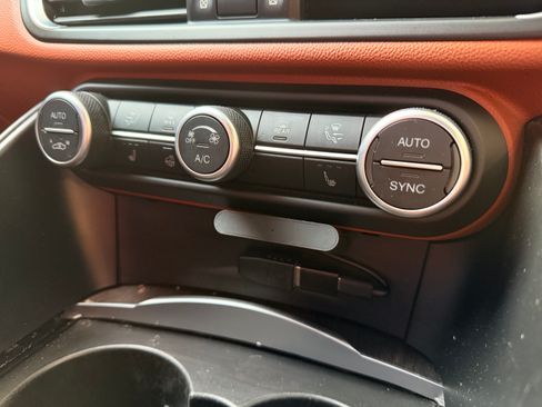 Used 2018 Alfa Romeo Giulia Ti w/ Quick Order Package 22Z Lusso image 25