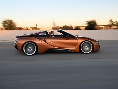 Used 2019 BMW i8 Roadster 2D image 2