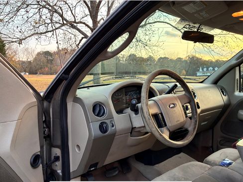 Used 2004 Ford F150 XLT image 6