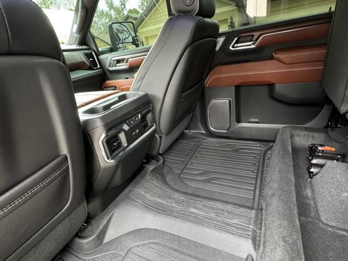 Used 2024 GMC Sierra 3500 Denali Ultimate image 14