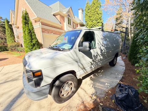 Used 2012 Ford E-250 and Econoline 250 Van 3D w/ PWR Group image 5