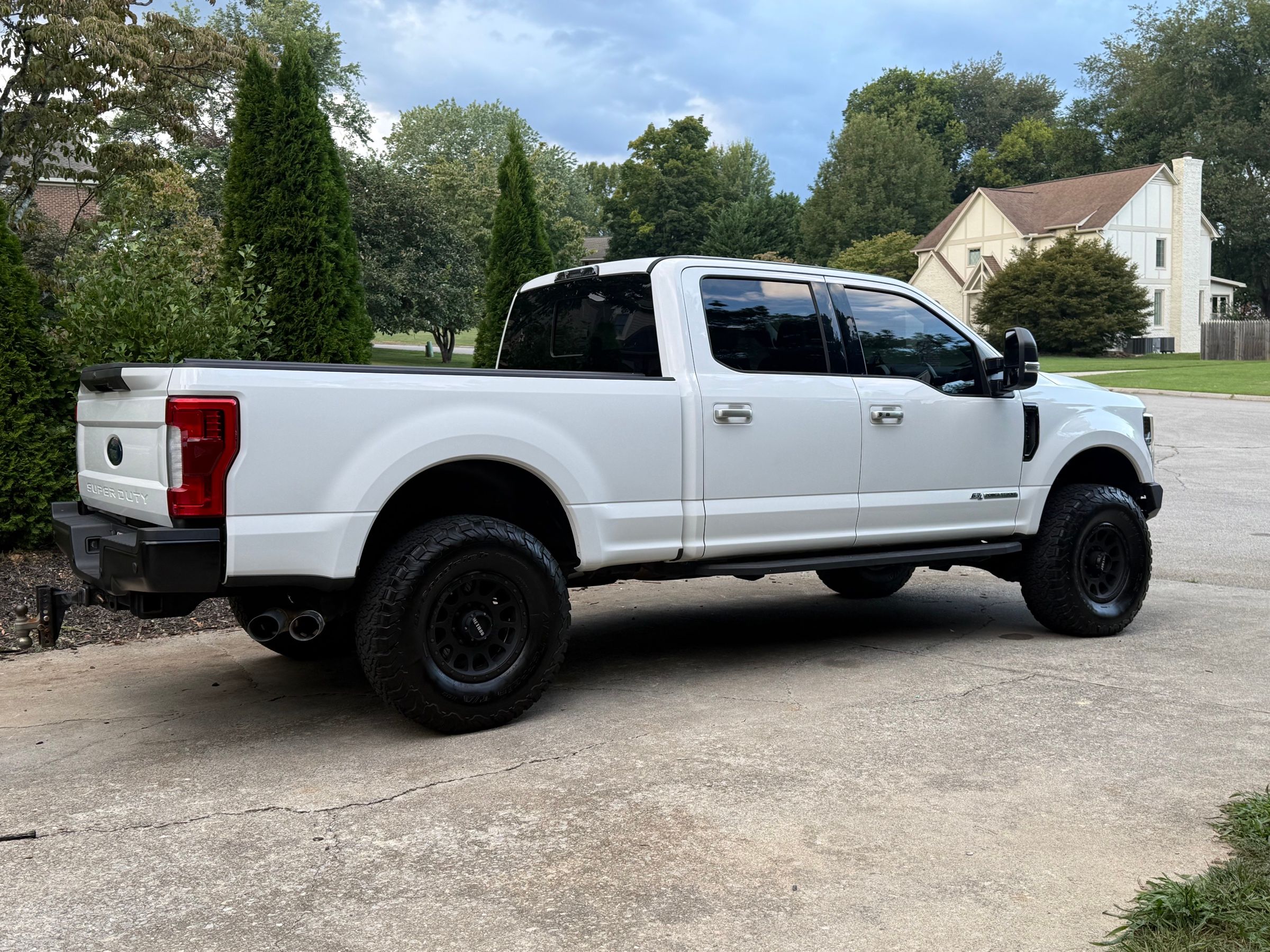 Used 2018 Ford F250 Lariat w/ Lariat Ultimate Package AWD/4WD image 2