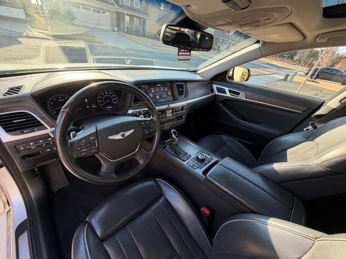 Used 2015 Hyundai Genesis 3.8 w/ Option Group 04 image 10