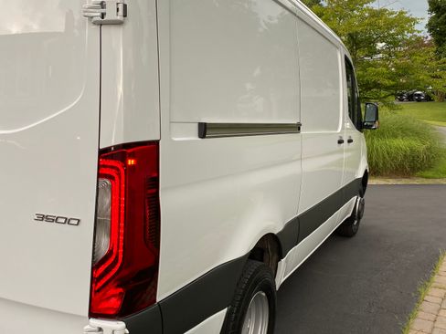 Used 2021 Mercedes-Benz Sprinter 3500 image 9