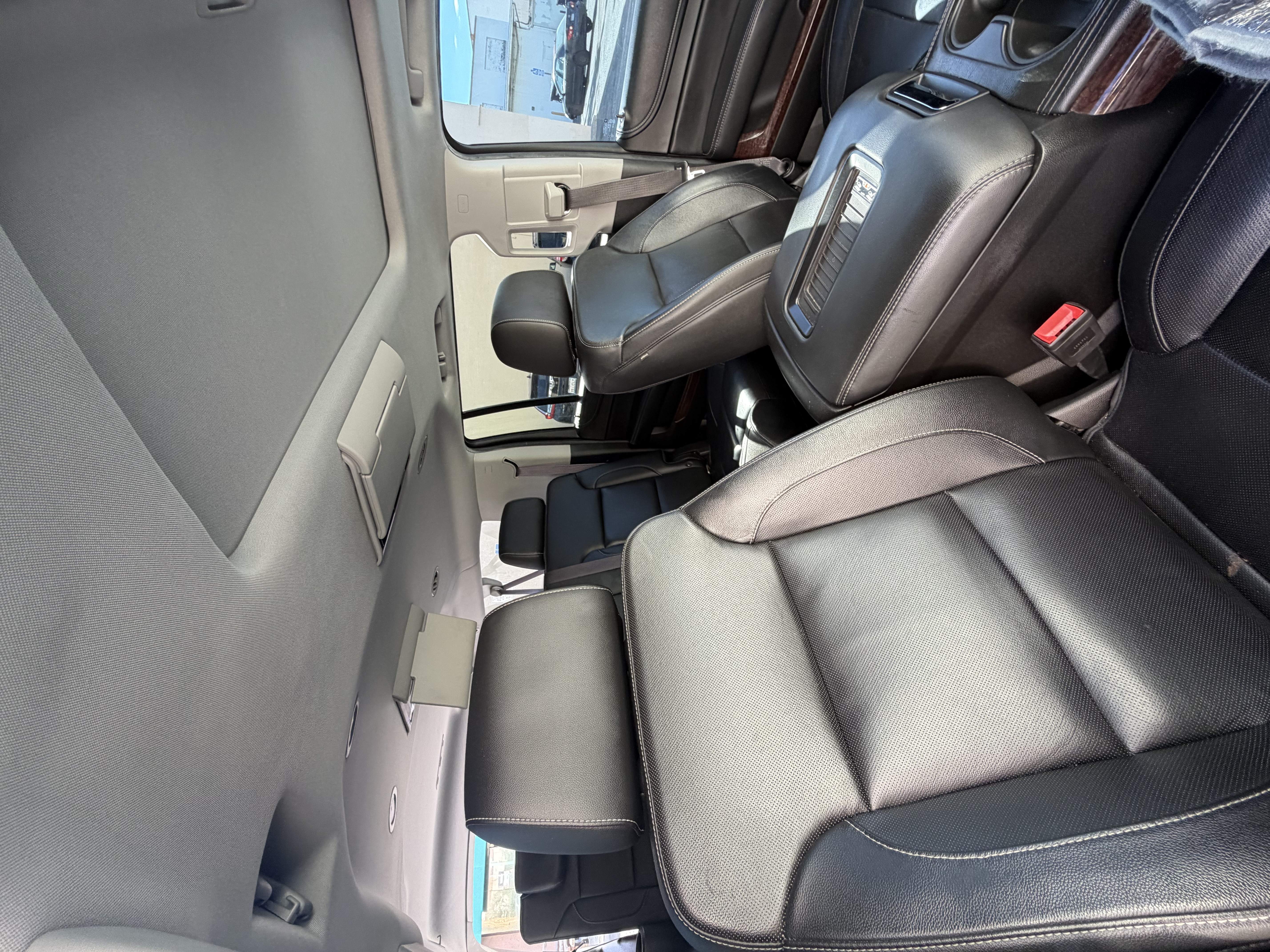 Used 2017 GMC Yukon XL SLT w/ Open Road Package RWD image 11