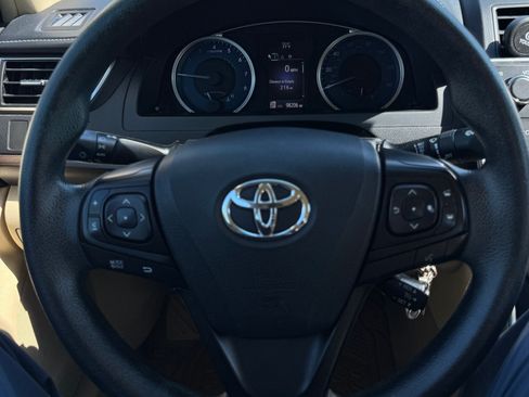 Used 2016 Toyota Camry LE image 14