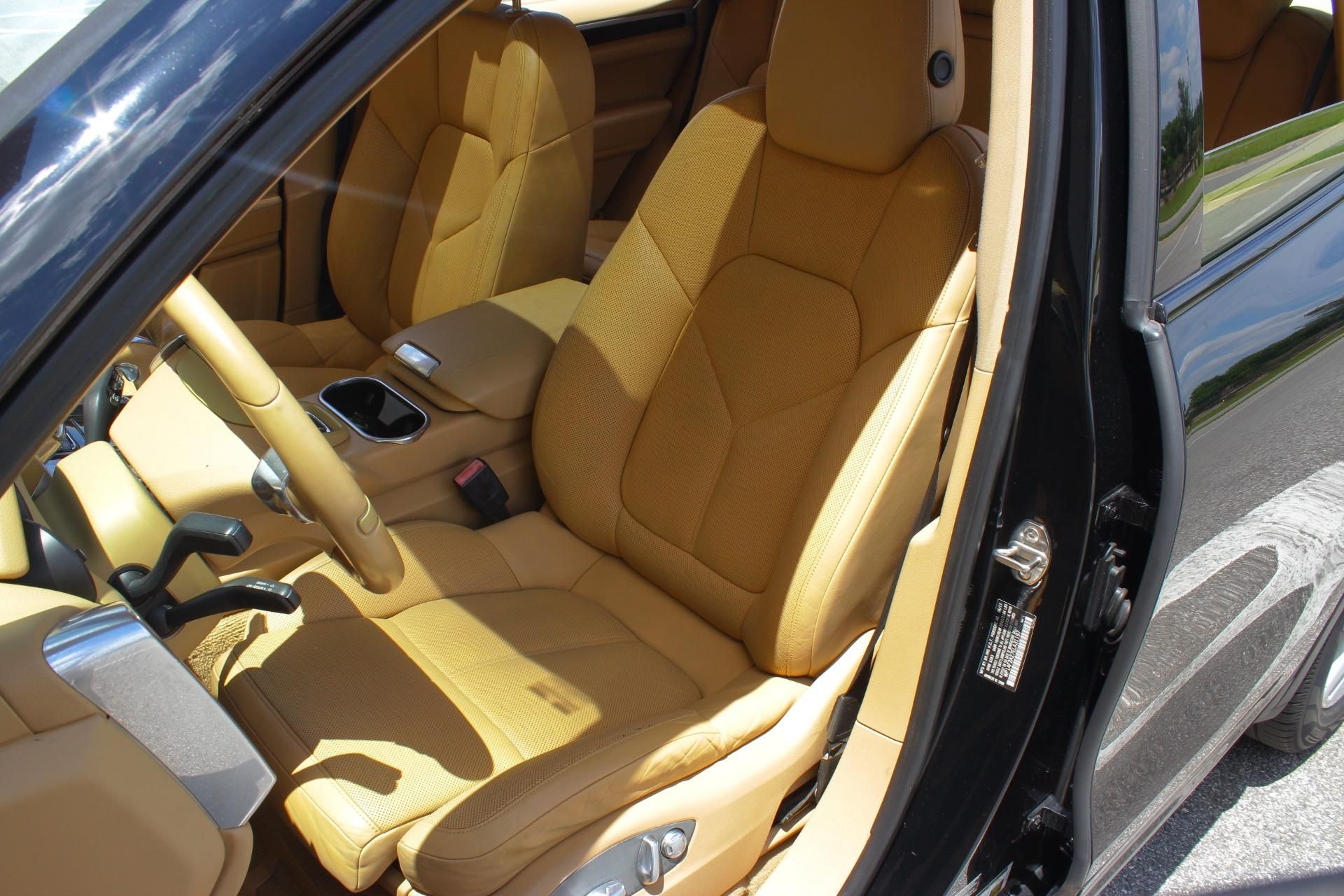Used 2014 Porsche Cayenne Diesel AWD/4WD image 27
