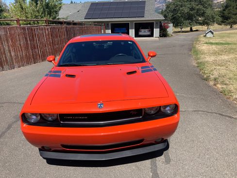Used 2009 Dodge Challenger R/T RWD image 4
